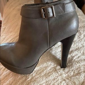 Madden girl booty pump